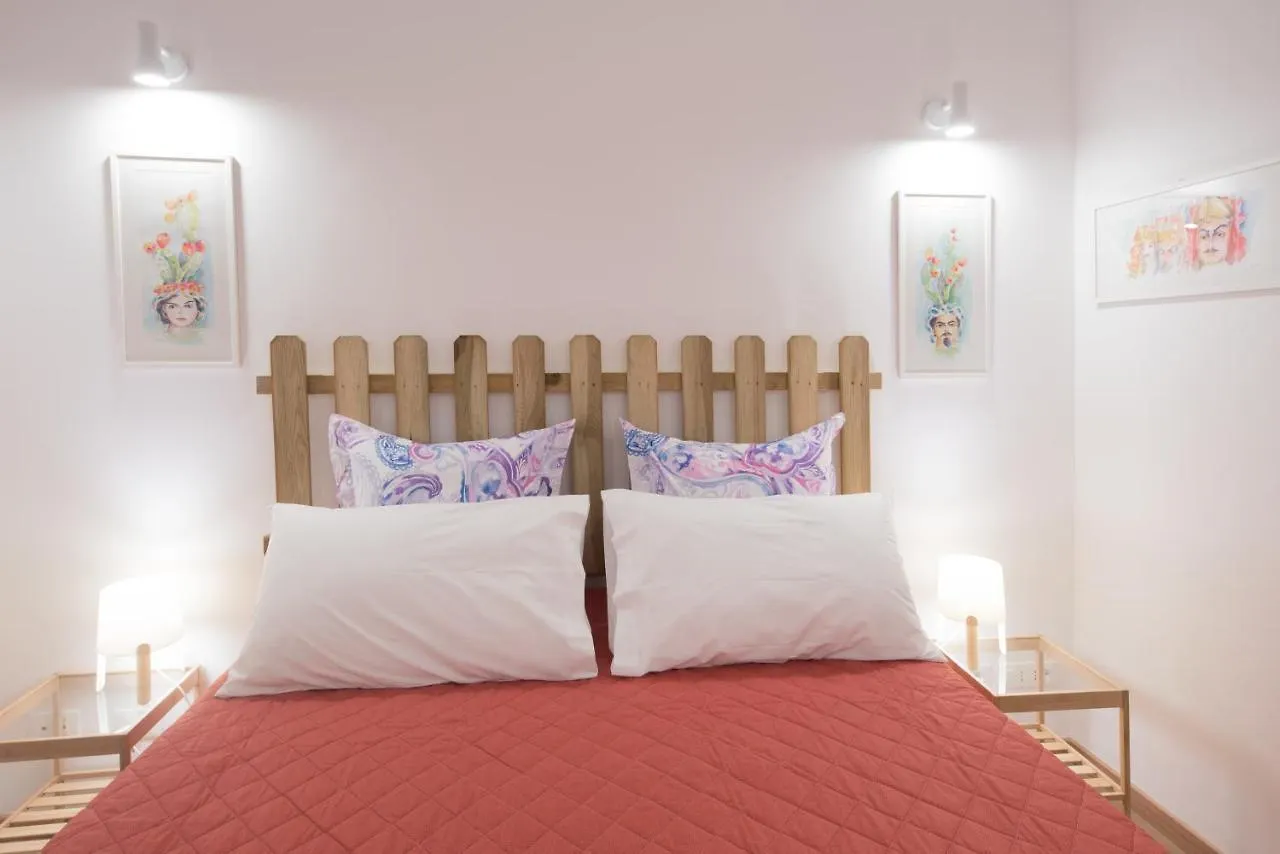 Casa Annuccia ai Quattro Canti di Città Palermo 0*,  Italia