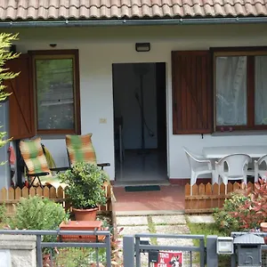 https://la-casina-delle-viole.it-tuscanyhotel.com